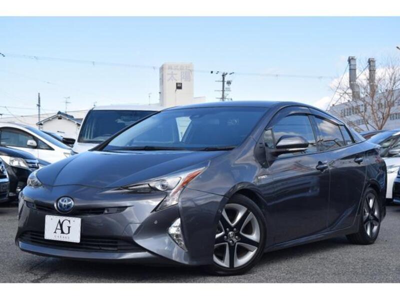 TOYOTA PRIUS