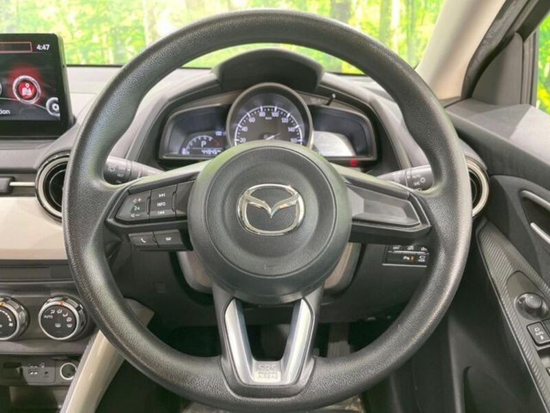 MAZDA2