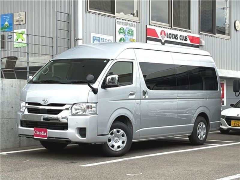 TOYOTA HIACE