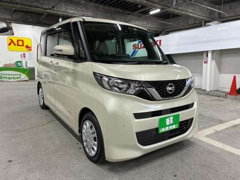 NISSAN ROOX