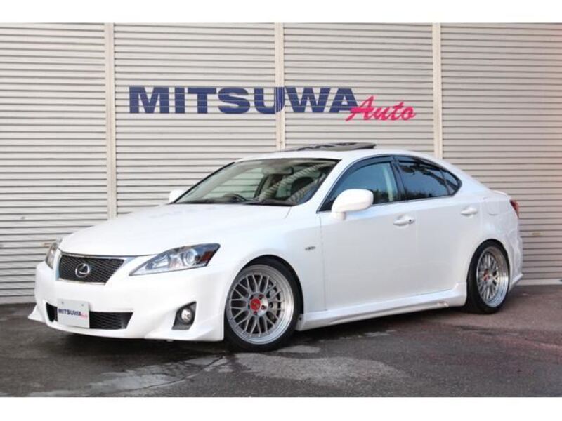 LEXUS IS