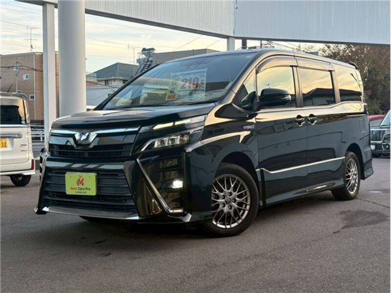 TOYOTA VOXY
