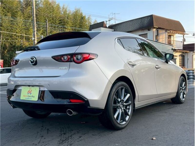 MAZDA3