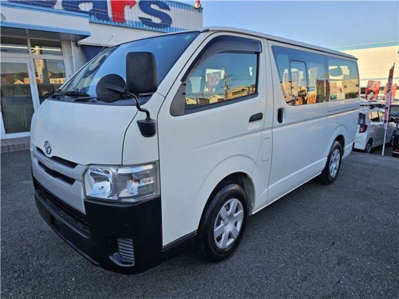 TOYOTA HIACE VAN