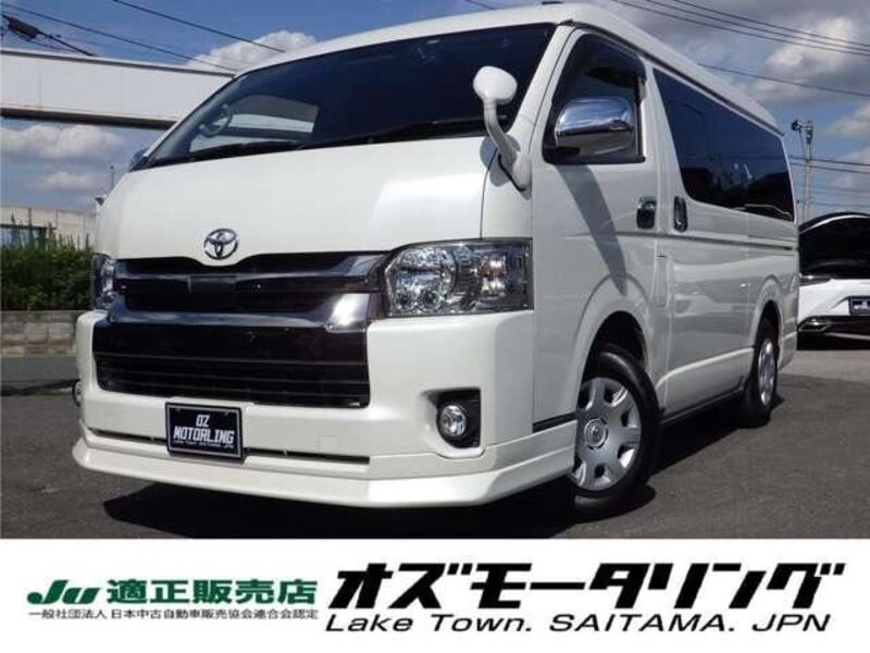 TOYOTA HIACE VAN