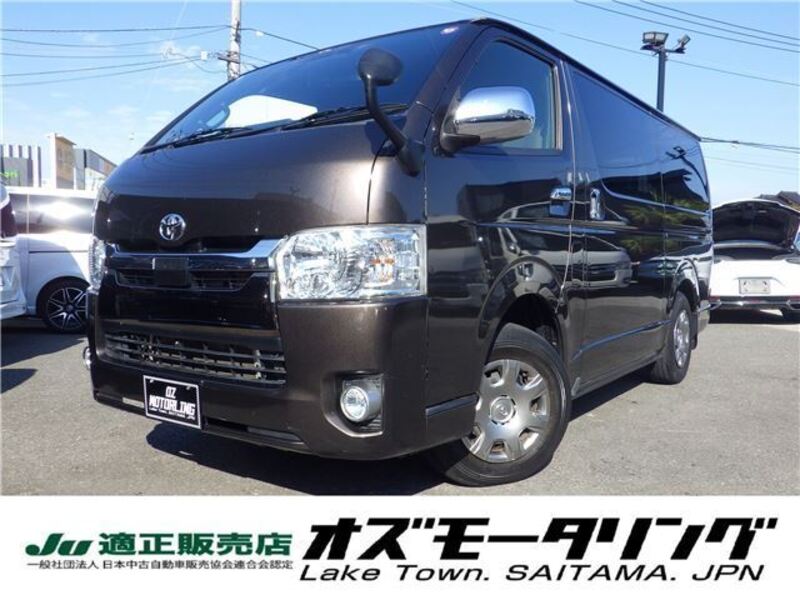 TOYOTA HIACE VAN