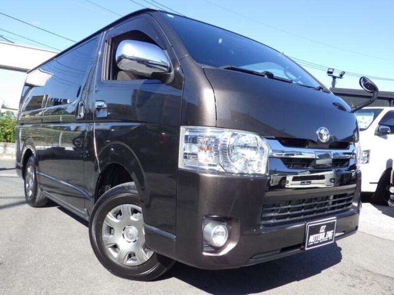 TOYOTA HIACE VAN