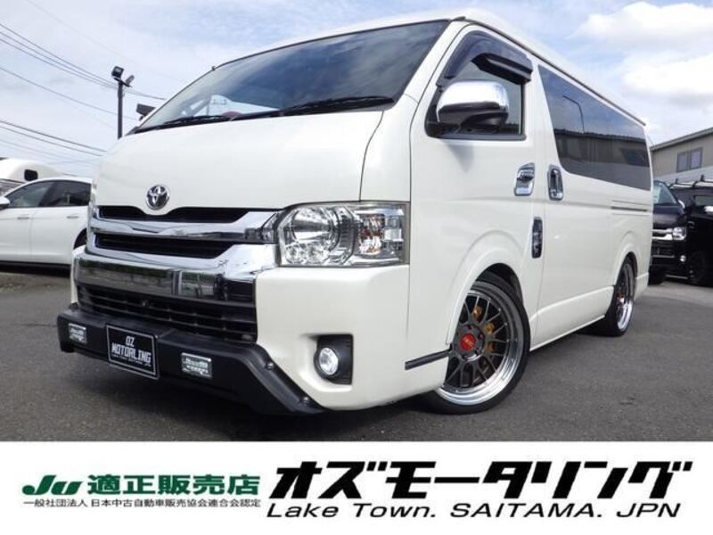 TOYOTA HIACE VAN