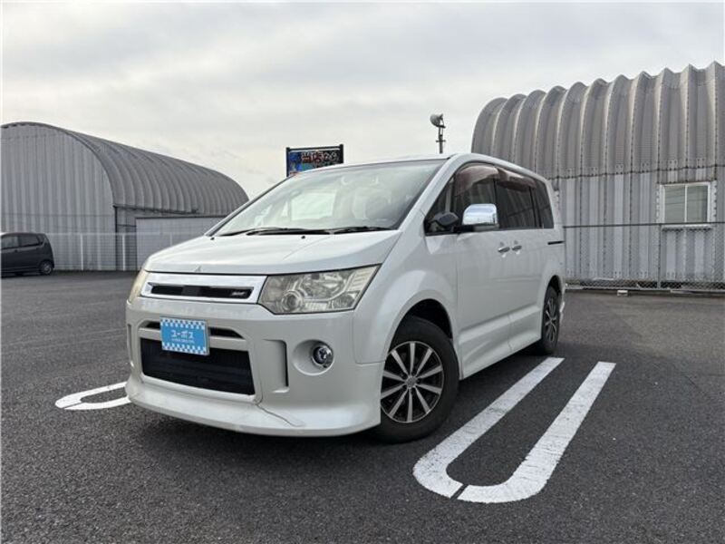 MITSUBISHI DELICA D5