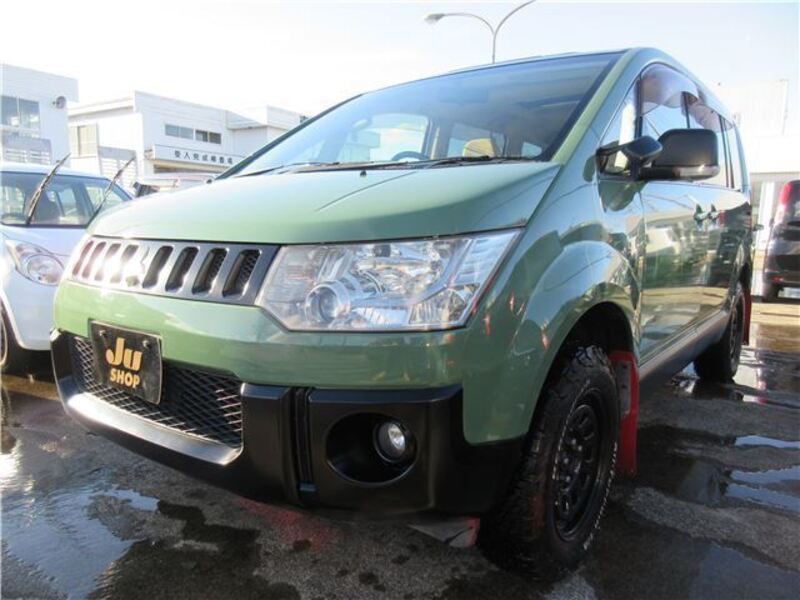 MITSUBISHI DELICA D5