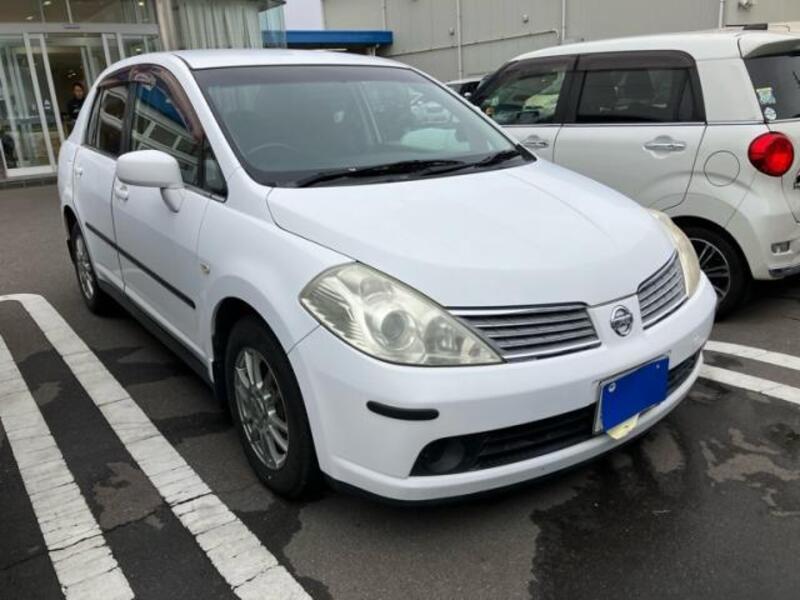 NISSAN TIIDA LATIO