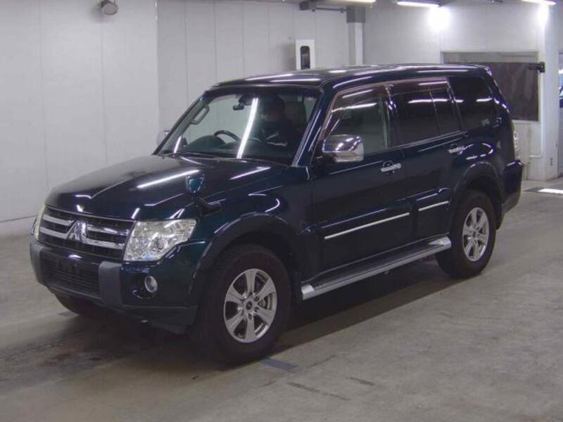 MITSUBISHI PAJERO