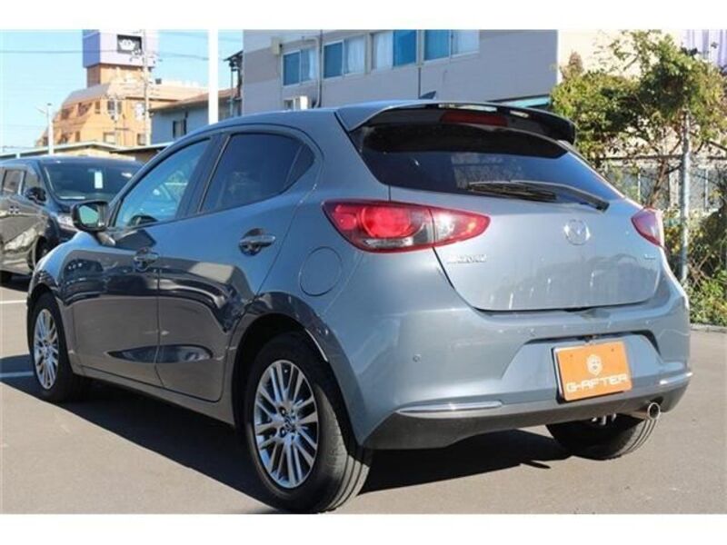 MAZDA2
