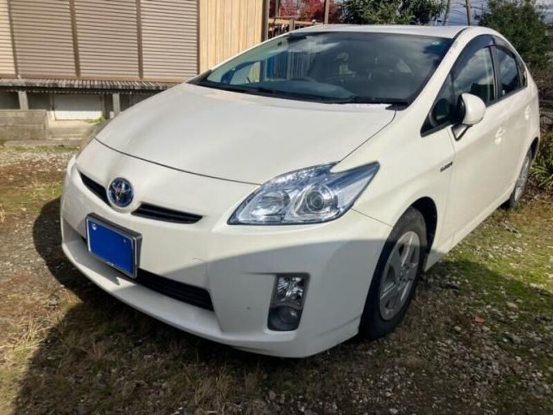 TOYOTA PRIUS
