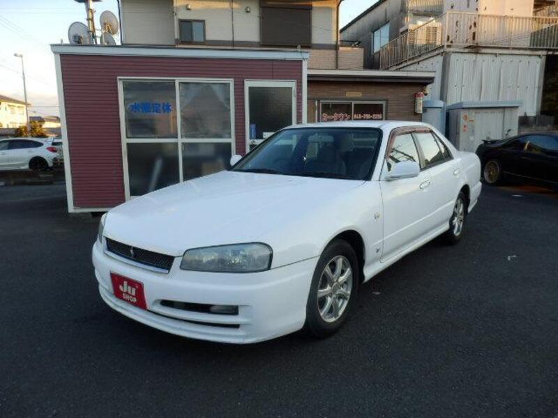 NISSAN SKYLINE