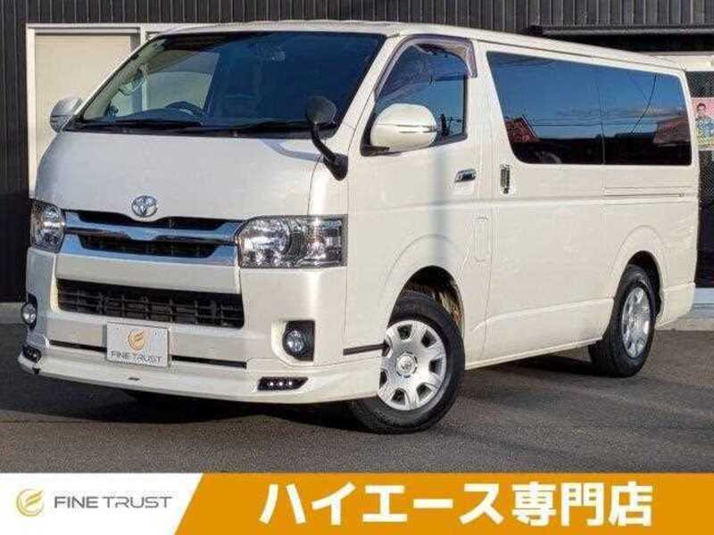 TOYOTA HIACE VAN