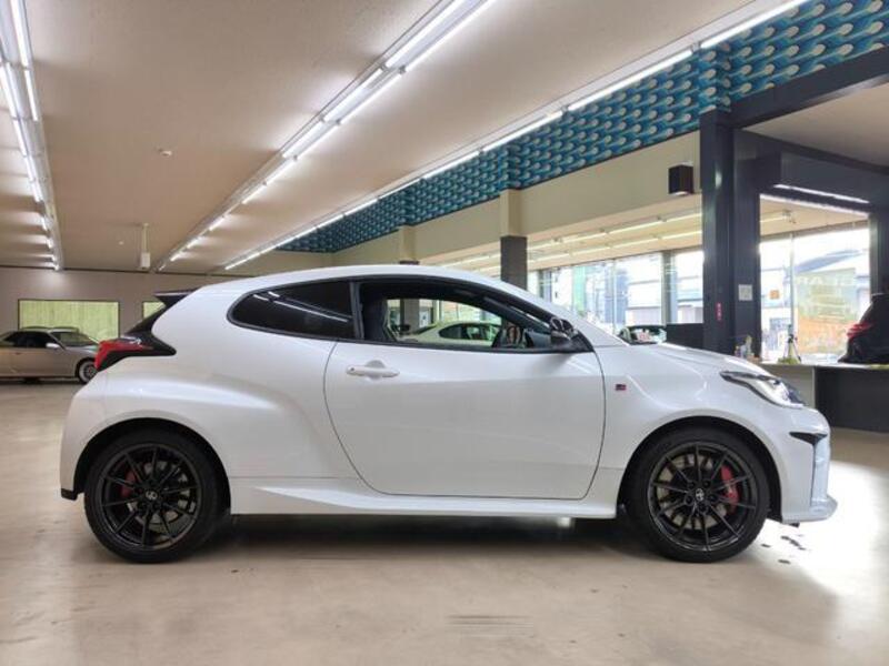 GR YARIS
