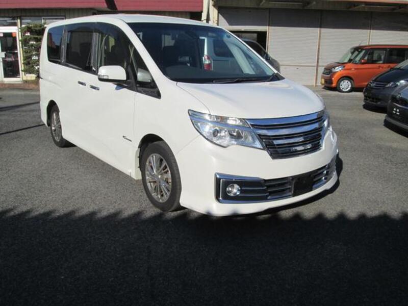 NISSAN SERENA