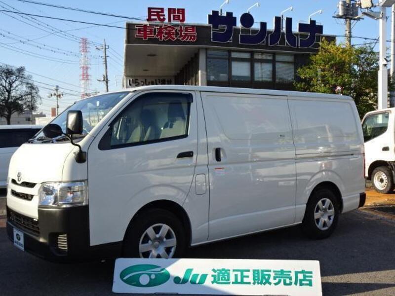 TOYOTA Regiusace Van