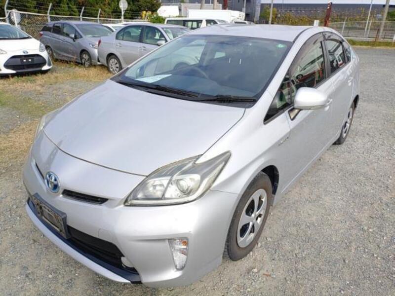 TOYOTA PRIUS