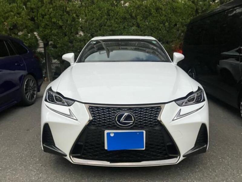 LEXUS IS