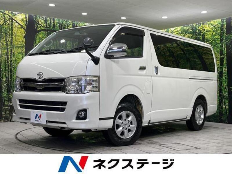 TOYOTA HIACE VAN