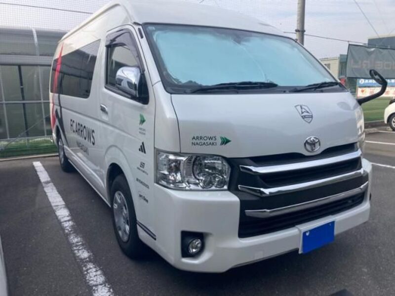 HIACE COMMUTER