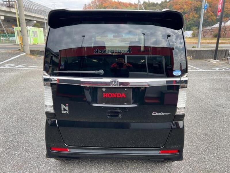 N BOX CUSTOM