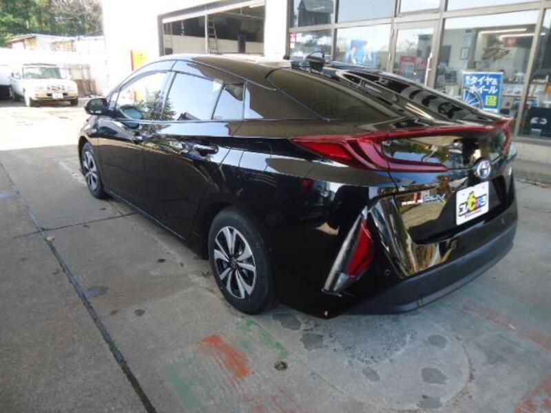 PRIUS PHV