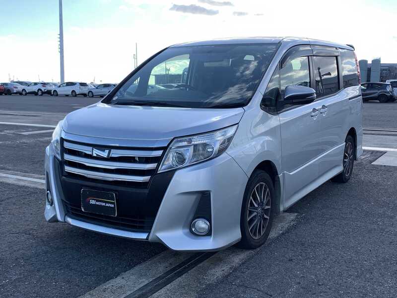 TOYOTA NOAH