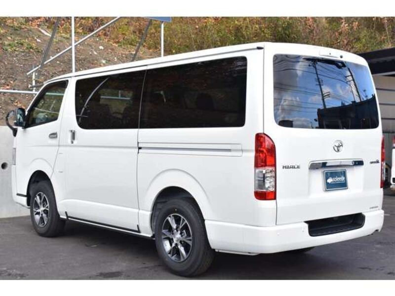 HIACE VAN