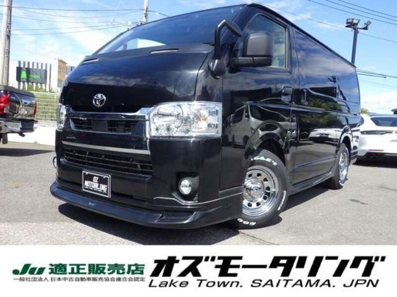 TOYOTA HIACE VAN