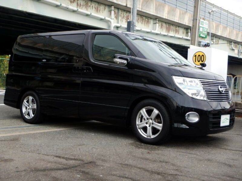 NISSAN ELGRAND