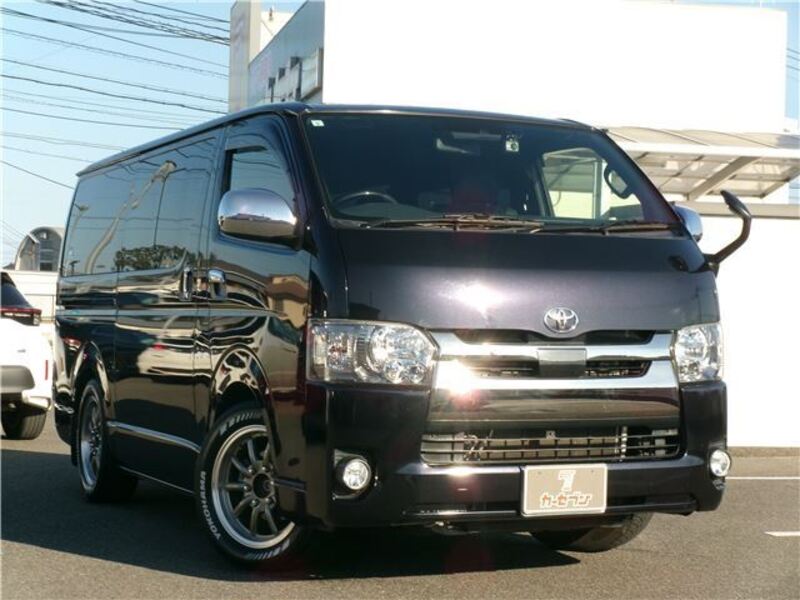 TOYOTA HIACE