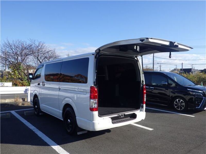 HIACE VAN