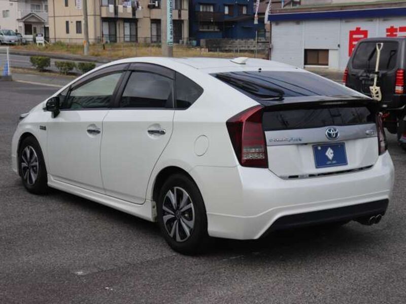 PRIUS PHV