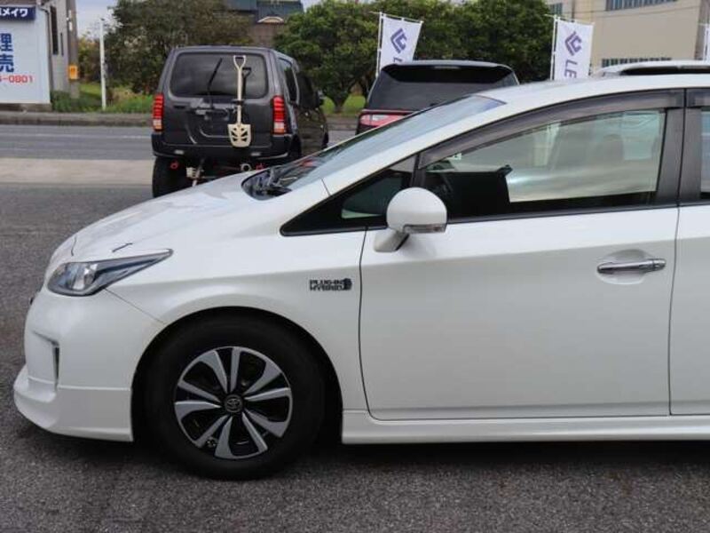 PRIUS PHV