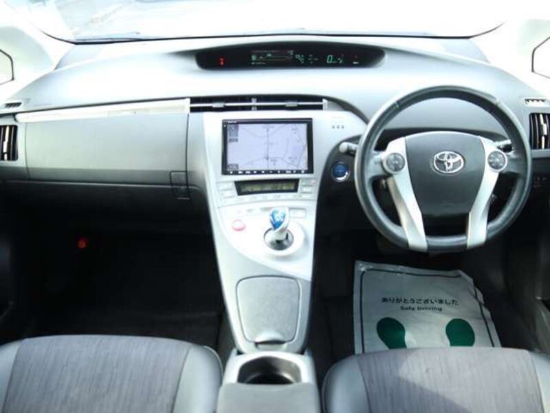 PRIUS PHV