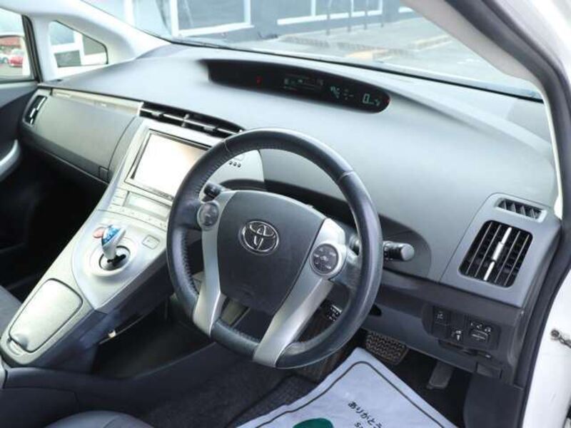 PRIUS PHV