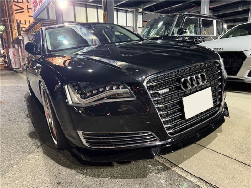 AUDI A8