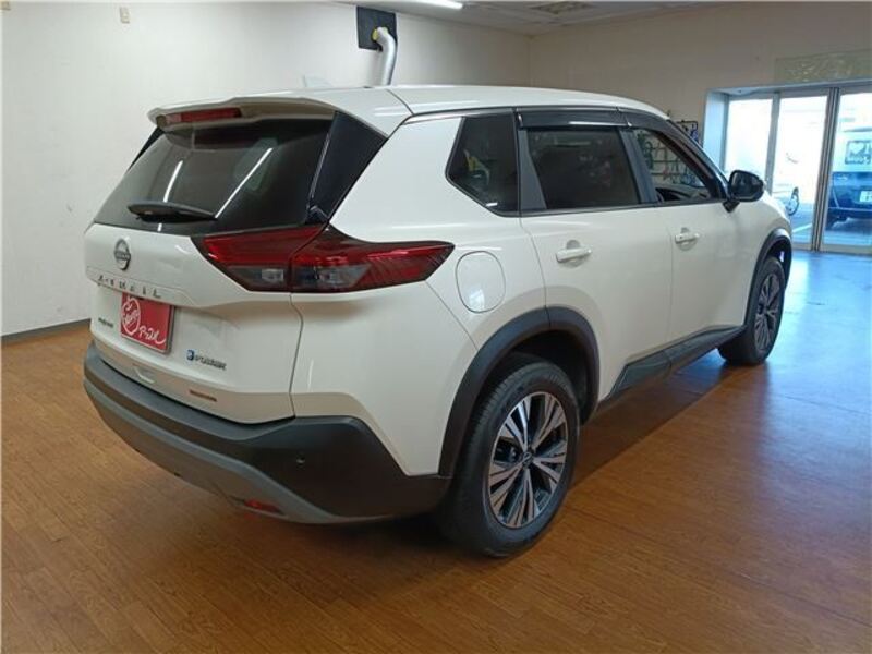 X-TRAIL