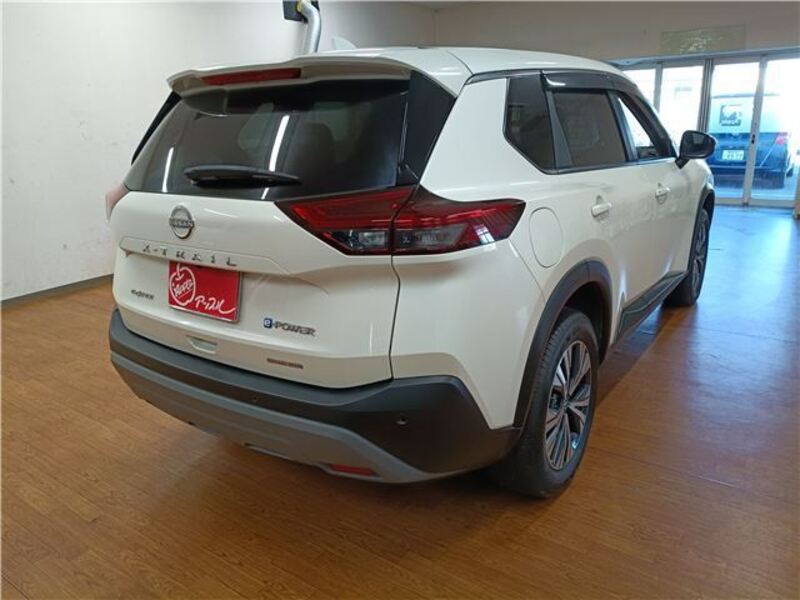 X-TRAIL