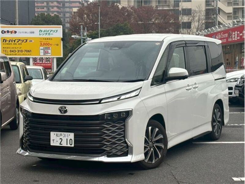 TOYOTA VOXY