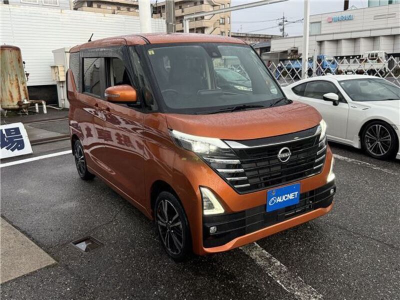 NISSAN ROOX