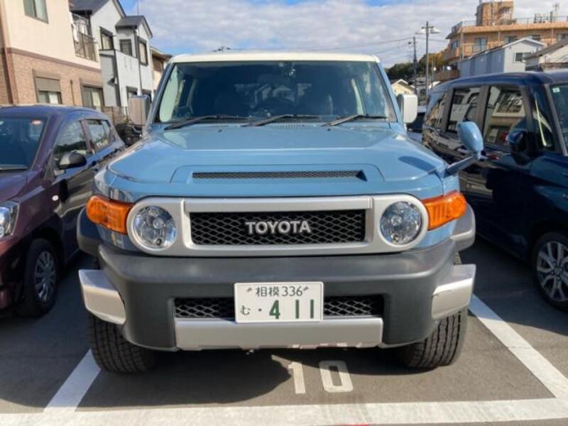 TOYOTA FJ CRUISER