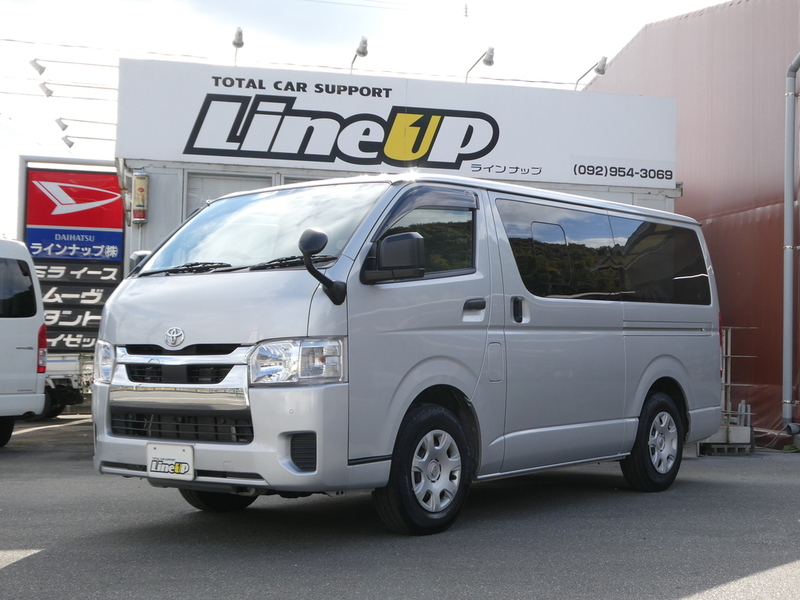 TOYOTA HIACE VAN