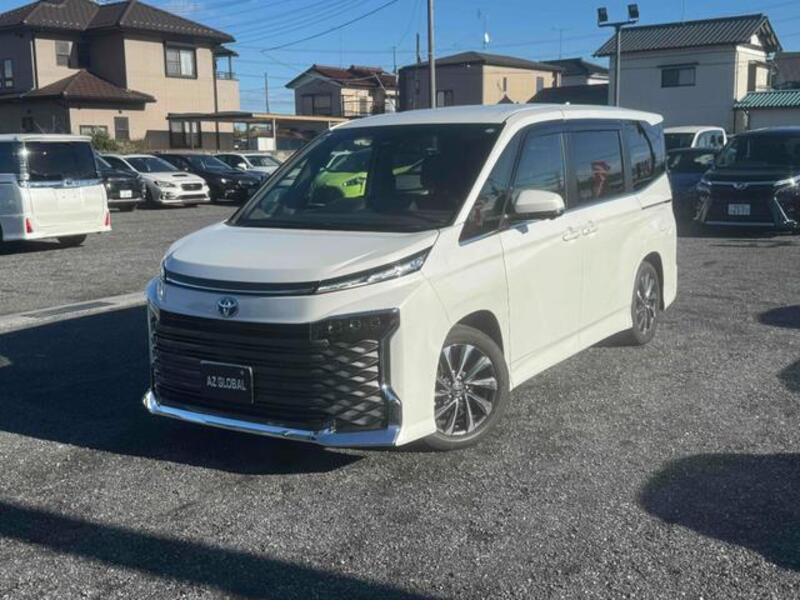 TOYOTA VOXY