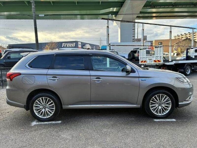 OUTLANDER PHEV