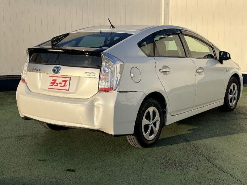 PRIUS PHV