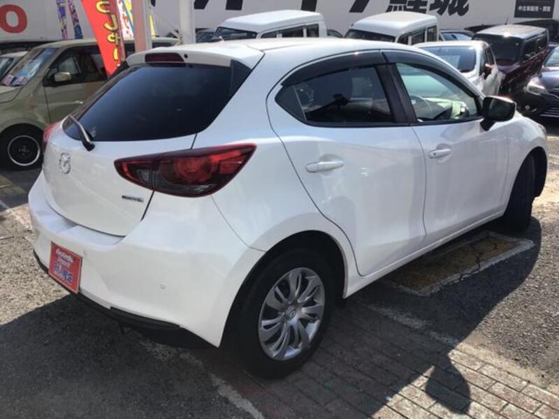 MAZDA2